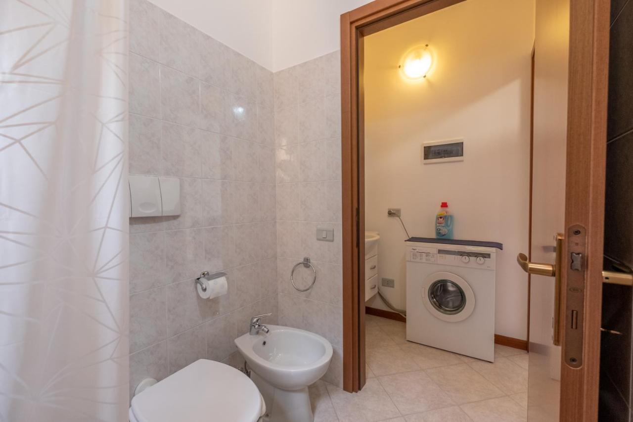 Happy Guest Apartments - Lake Panorama & Pool Riva di Solto Extérieur photo